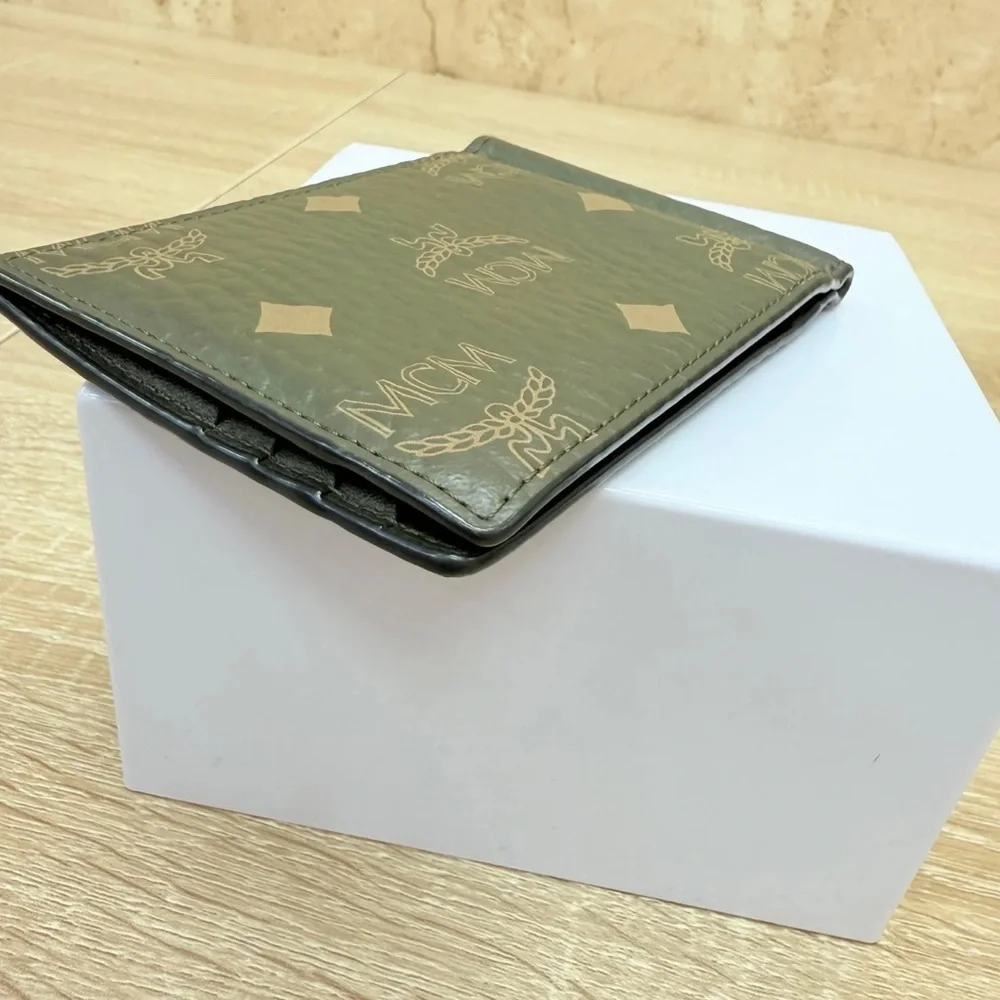 ❗️SOLD❗️MCM Green Leather Visetos Bifold with Money Clip - Picture 4 of 13